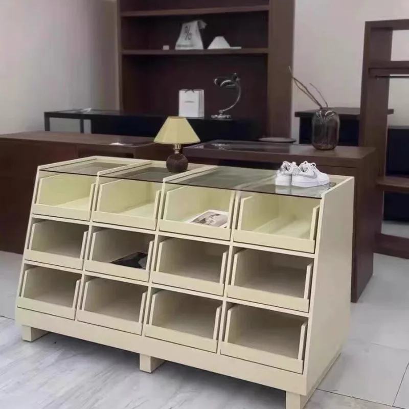Children's Clothing Store Naka - Furniture Hardware Stores recensie en prijs
